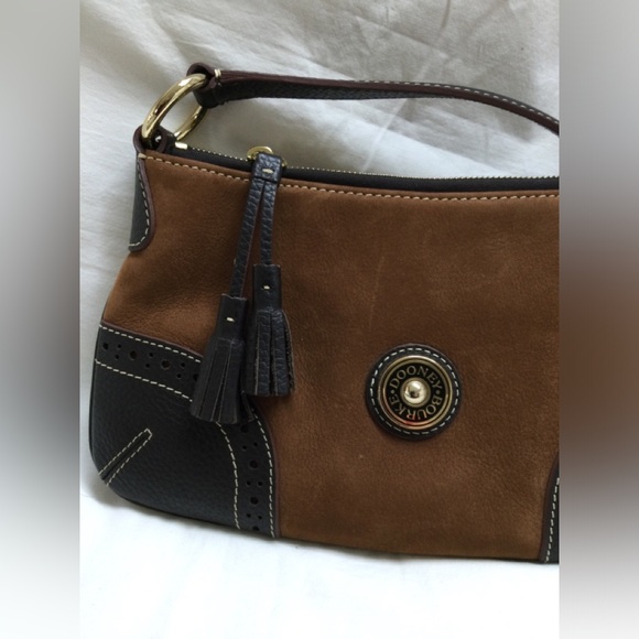 NWOT Dooney & Bourke shoulder purse. Light brown suede - Picture 4 of 16